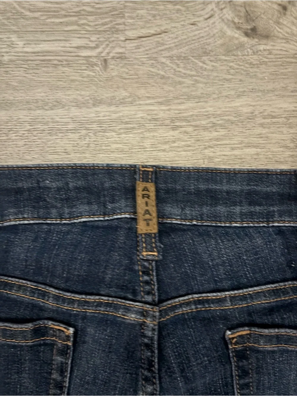 ARIAT Flare Jeans - Size: 34L - Picture 4 of 6